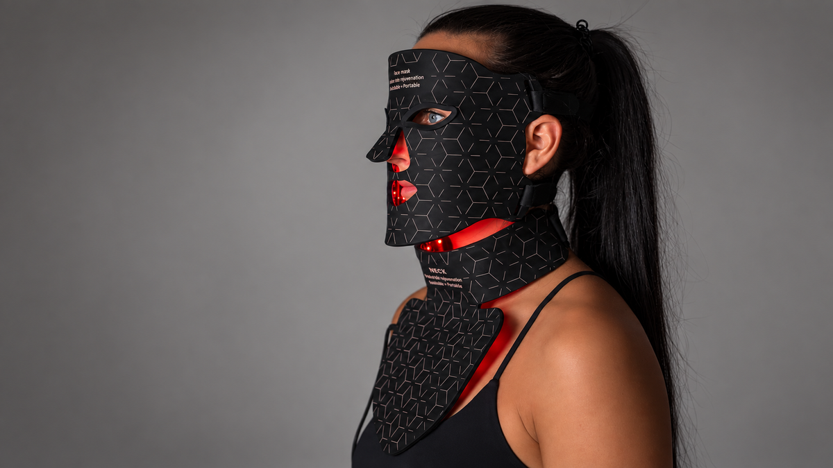 Rødlysterapi med Slight LED-maske for ansikt, hals og bryst